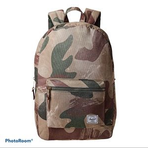 Herschel Supply Co. statement camo backpack